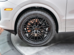 Porsche Cayenne Base AWD 2026