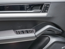 Porsche Cayenne Base AWD 2026