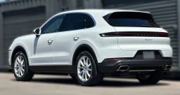 Porsche Cayenne Base AWD 2026
