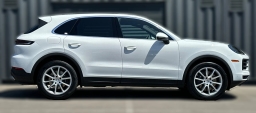 Porsche Cayenne Base AWD 2026