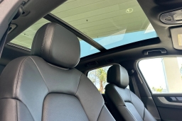 Porsche Cayenne Base AWD 2026