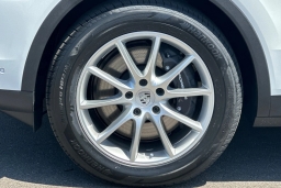 Porsche Cayenne Base AWD 2026