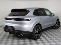 Porsche Cayenne Base AWD 2026