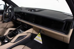 Porsche Cayenne Base AWD 2026