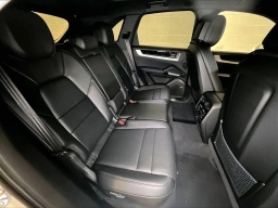 Porsche Cayenne Base AWD 2026