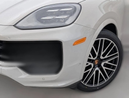 Porsche Cayenne Base AWD 2026