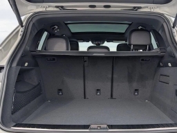 Porsche Cayenne Base AWD 2026