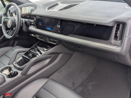 Porsche Cayenne Base AWD 2026