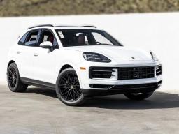 Porsche Cayenne Base AWD 2026
