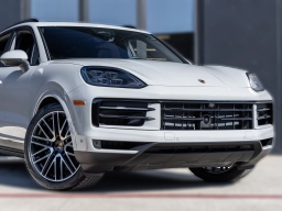 Porsche Cayenne Base AWD 2026