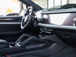 Porsche Cayenne Base AWD 2026