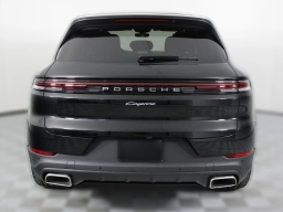 Porsche Cayenne Base AWD 2026