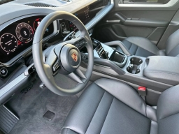 Porsche Cayenne Base AWD 2026