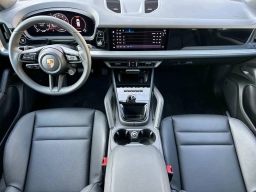 Porsche Cayenne Base AWD 2026