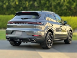 Porsche Cayenne Base AWD 2026