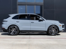 Porsche Cayenne Base AWD 2026