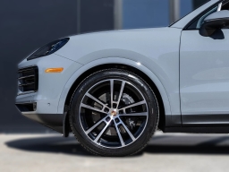 Porsche Cayenne Base AWD 2026