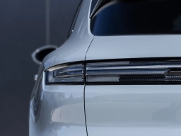 Porsche Cayenne Base AWD 2026