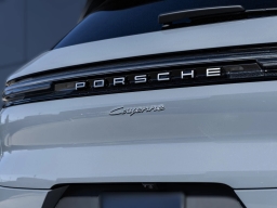 Porsche Cayenne Base AWD 2026