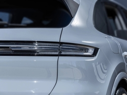 Porsche Cayenne Base AWD 2026