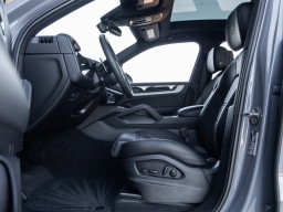 Porsche Cayenne Base AWD 2026