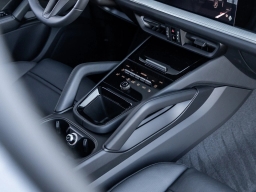 Porsche Cayenne Base AWD 2026