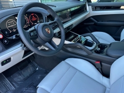 Porsche Cayenne Base AWD 2026