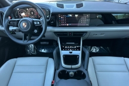 Porsche Cayenne Base AWD 2026