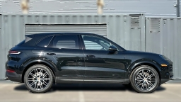 Porsche Cayenne Base AWD 2026