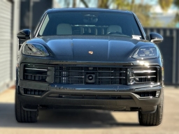 Porsche Cayenne Base AWD 2026