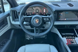 Porsche Cayenne Base AWD 2026