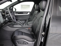 Porsche Cayenne Base AWD 2026