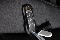 Porsche Cayenne Base AWD 2026