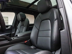 Porsche Cayenne Base AWD 2026