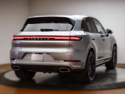 Porsche Cayenne Base AWD 2026