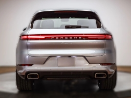 Porsche Cayenne Base AWD 2026