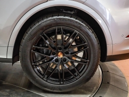 Porsche Cayenne Base AWD 2026
