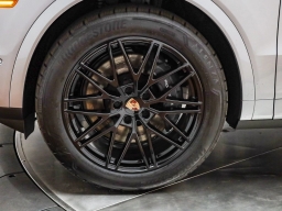 Porsche Cayenne Base AWD 2026