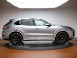 Porsche Cayenne Base AWD 2026