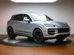 Porsche Cayenne Base AWD 2026