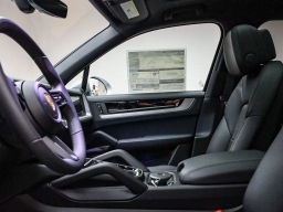 Porsche Cayenne Base AWD 2026