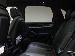 Porsche Cayenne Base AWD 2026