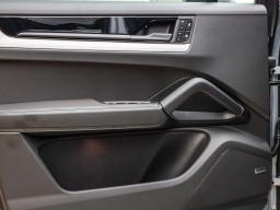 Porsche Cayenne Base AWD 2026