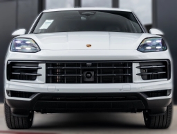 Porsche Cayenne Base AWD 2026