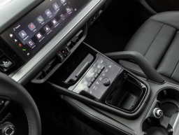 Porsche Cayenne Base AWD 2026