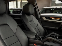 Porsche Cayenne Base AWD 2026