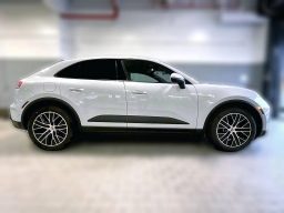 Porsche Macan Electric 4 AWD 2026