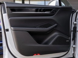 Porsche Macan Electric 4 AWD 2026