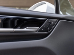 Porsche Macan Electric 4 AWD 2026