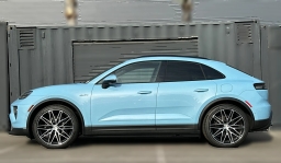 Porsche Macan Electric 4 AWD 2026